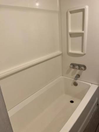 $1,300 / 1br - 600ft2 - Studio basement apartment (New Boston)63656196024193123