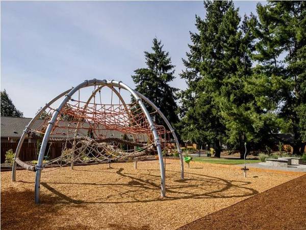 $2,428 / 3br - 1000ft2 - Ideal Commute, Ideal Living: 3 BR/1 BA with 24-hour Fitness (Beaverton)63831683225985121