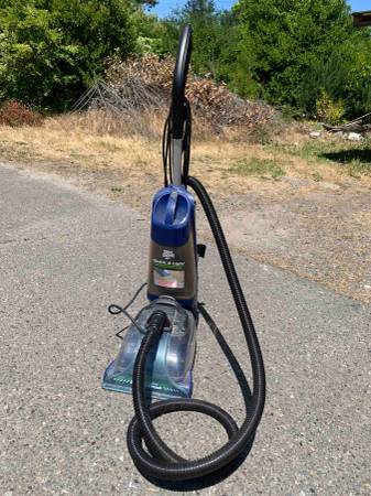 Dirt Devil Carpet Cleaner 1