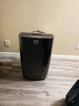 De'Longhi 3-in-1 Portable Air Conditioner - 12000 BTU 1