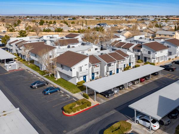 $1,985 / 2br - 896ft2 - Persianas para ventanas, lavavajillas, aire acondicionado y calefacción central (Woodlands West)63869887960833120