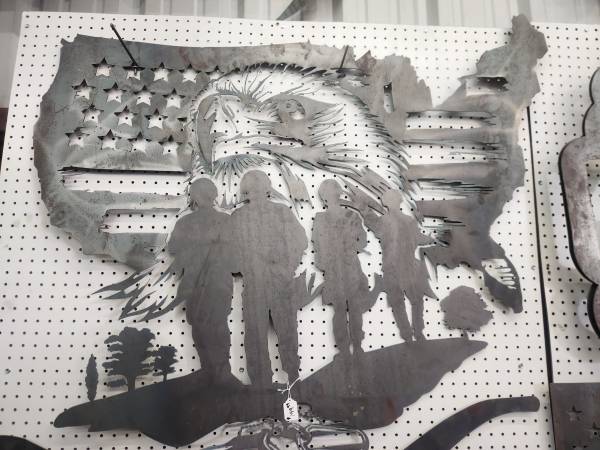 Metal USA Eagle and Soldiers 1
