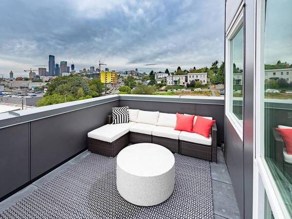 $1,690 / 1br - 491ft2 - Wood-style plank flooring, Stainless steel appliances, Resident lounge (Seattle Central District)63884893799553120