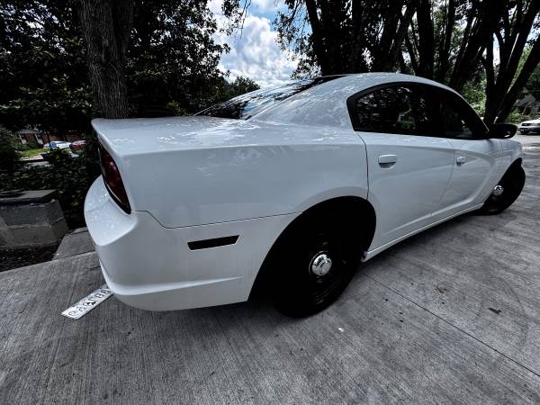 2014 Dodge Charger · Persecución policial 5.7 hemi V8 - $6,000 (Silver Spring)63618565374467123
