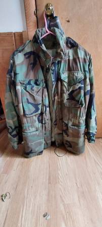 Military m-65 camo coat with liner, size medium 1