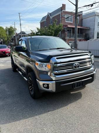 2017 toyota tubdra - $18,999 (Brooklyn)63654714272643122
