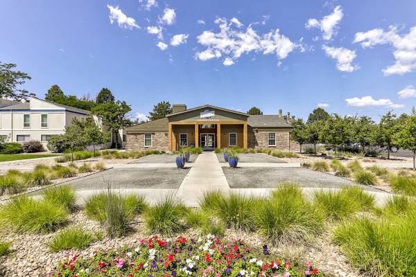 Short Term Lease, Outside Sitting Area, Fire Pit 1
