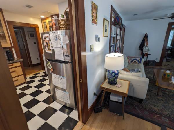 $2,950 / 3br - 1400ft2 - Quiet Place (Hyde Park)63979117085314124