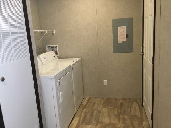 $1,099 / 3br - 1056ft2 - Brookside Manor-Apply Today! (Goshen)63935709209474123