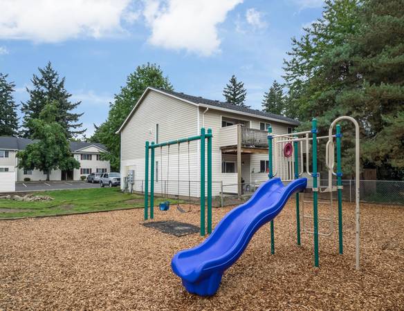$1,550 / 2br - NOW $1700 OFF - Onsite Maintenance, Laid Back Neighborhood | 2 Bed (Glenfair)63870109192963124
