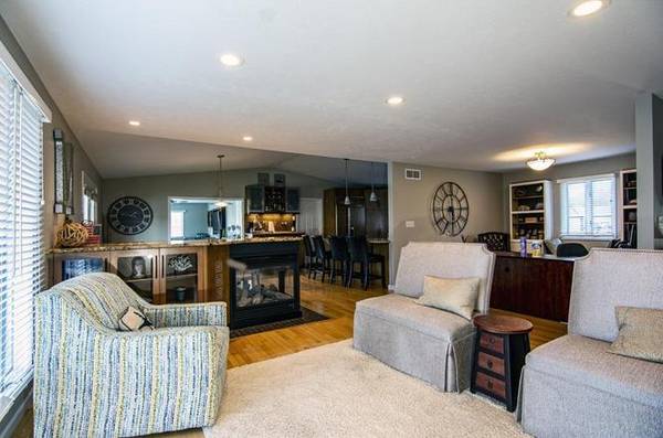 $700 / 1br - 1864ft2 - The only home on the lake with a boat house! (Elkhart)63935710884738121
