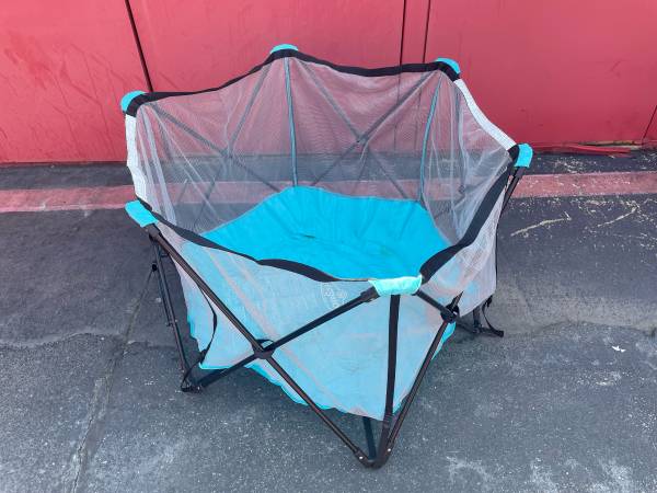 Used Regalo My Play Portable Play Yard 1