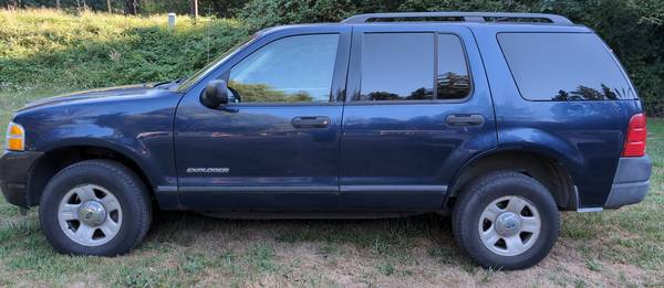 2004 Ford Explorer XLS 1