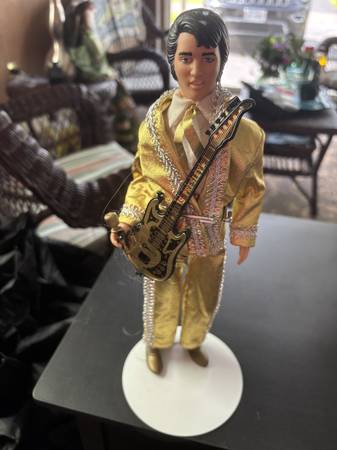 ELVIS DOLL 1