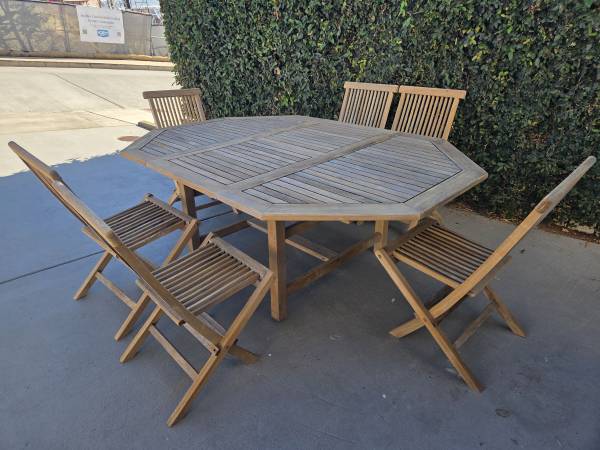 Stunning Solid Teak Table with 6 Chairs 1
