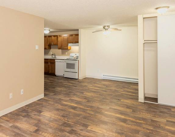 $1,345 / 1br - AHORRA $500 + Mercados de Agricultores Cercanos + Algunos Totalmente Remodelados (Tigard)63831396484867122