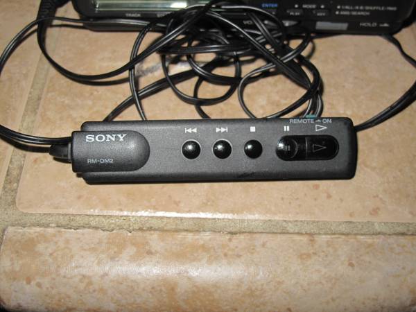 Sony RM-DM2 Discman Wired Remote Control for D-555 D-25 D-9 D-303 1