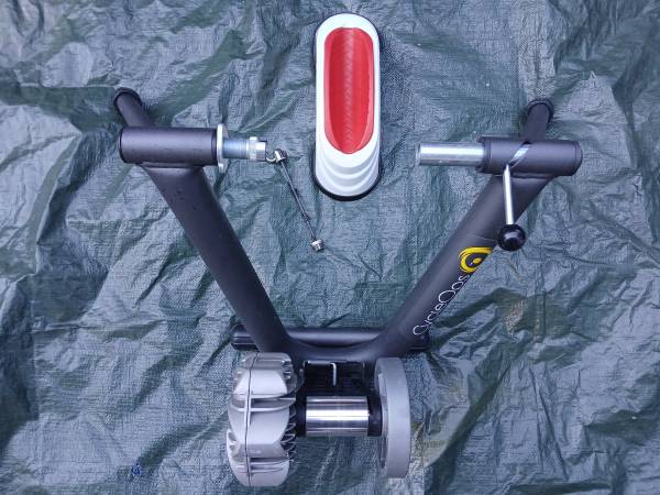 CycleOps Fluid Indoor Bicycle Trainer 1