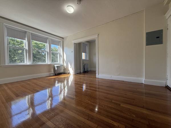 $2,275 Front Facing Fenway Studio w/ Dishwasher - Students OK - Heat/HW Incl. (Fenway)63996545696258120