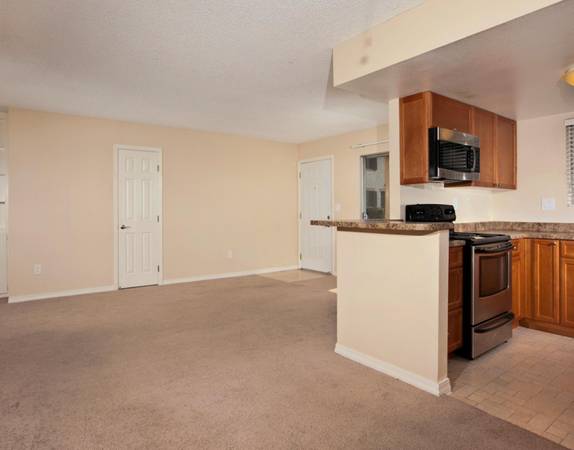 $2,645 / 2br - Comunidad de Lujo con Amenidades Exclusivas | Dos Dormitorios que Aceptan Mascotas (La Mesa)63865590789251123