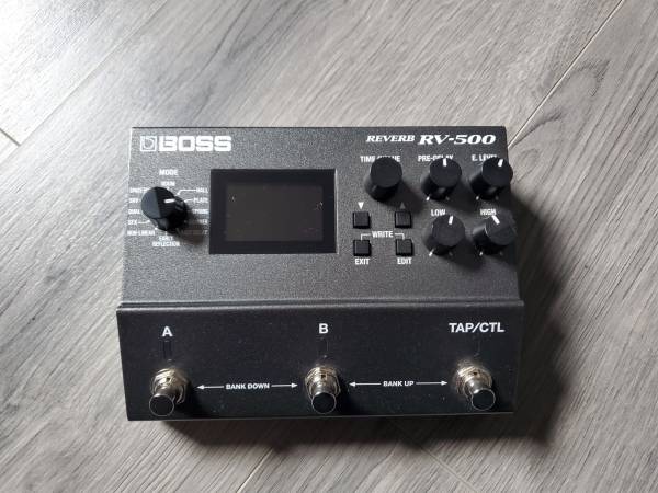 Boss RV-500 1