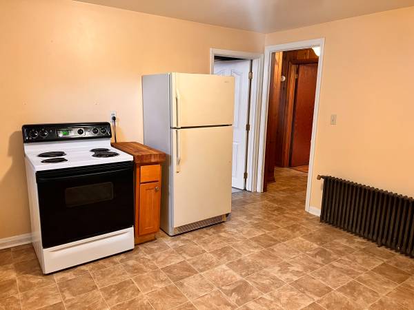 $1,100 / 1br - 1 Bed, 1 Bath Basement Unit across from Bonner Park!63656975431043123