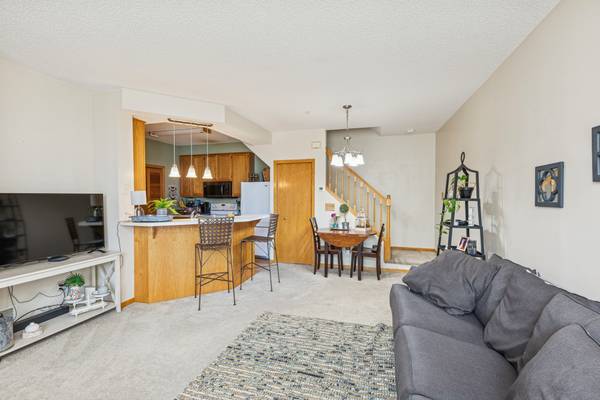 $239,900 / 2br - 1200ft2 - Cute Townhome for Sale (Inver Grove Heights)63868704069761122