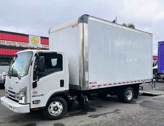 2024 Isuzu 16 FT - Photo 2