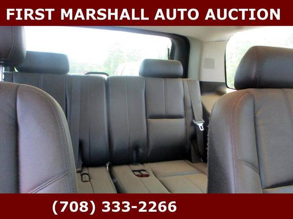 2009 GMC Yukon 1/2 Ton -Precio de Subasta - $2,900 (+ First Marshall Auto Auction)63618775434115121