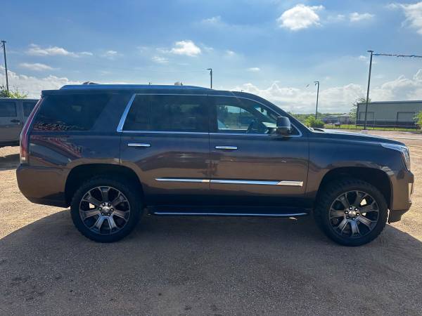2016 CADILLAC ESCALADE LUXURY 4WD!! WE FINANCE!!! - $22,981 (Se Habla Espanol)63489123038337123