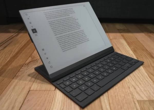 reMarkable 2 bundle + Type Folio keyboard + folio + pen (Like New) 1