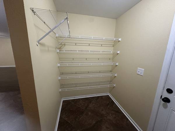 $1800.00 / 4br - 2812ft2 - This is a beautiful 4 bedroom house .with large room and walking close63658759756545121