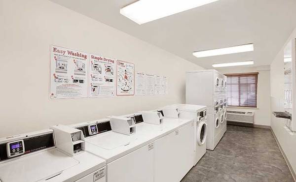$250 / 1br - Hurry! Only 5 Units Left - No Deposit, No Lease (5959 W Sam Houston Pkwy S, Houston, TX)63906680802562122