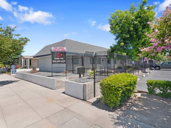 Fully Remodeled 1st Class Office Suites in Downtown 1