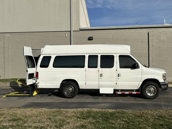 2014 Ford Econoline E250 Hightop Van - $12,000 (Norfolk)63621733616387121