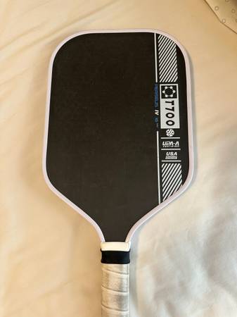 Pickle ball paddle 1