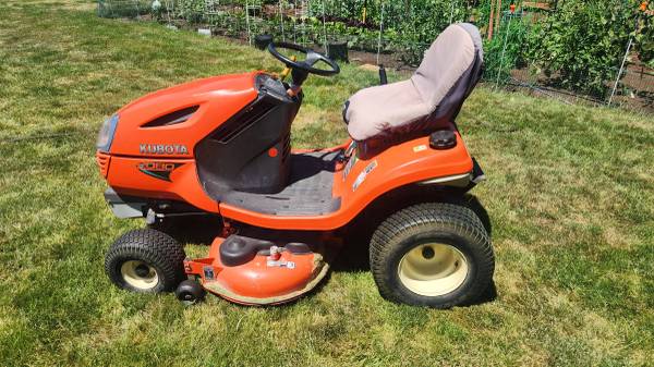 Kubota T2080 mower with 42" deck 1