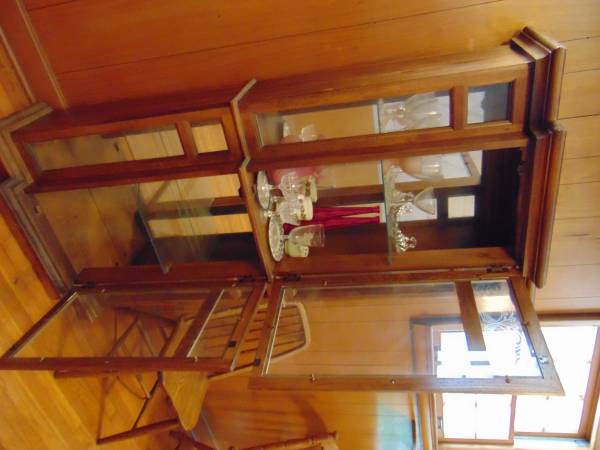 display cabinet 1
