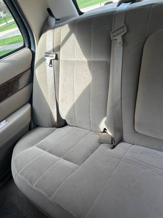 Low Mileage - 2005 Mercury Grand Marquis - $2,000 (Mokena)63618897367041124