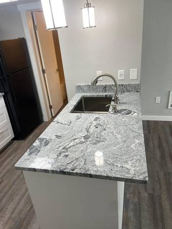 $1,345 / 1br - 720ft2 - Techos abovedados de 9 pies, Internet incluido, características mejoradas (Lusk District Boise)63794895738113121
