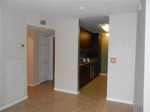 $2,100 / 2br - UPDATED... 2 BED, 2 BATH.. ( LIKE 2 MASTER BEDROOMS)  COMMUNITY POOL (SUNRISE)63983673950594121