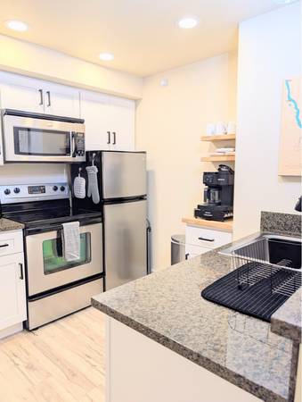 $1800.00 / 1br - 800ft2 - FOR RENT|Water View Condo | Fully Furnished |Prime Chelan Location | P63894342435842122