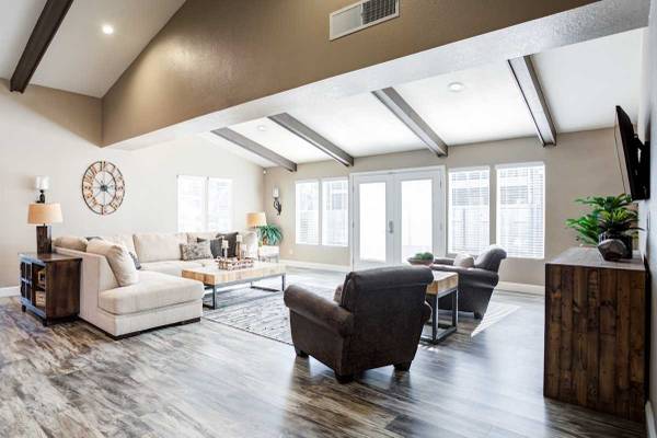 $1,651 / 2br - 850ft2 - 2/hab 1/ba, Clubhouse, ventiladores de techo (2825 Tiber Dr, Sacramento, CA)63844735765505121