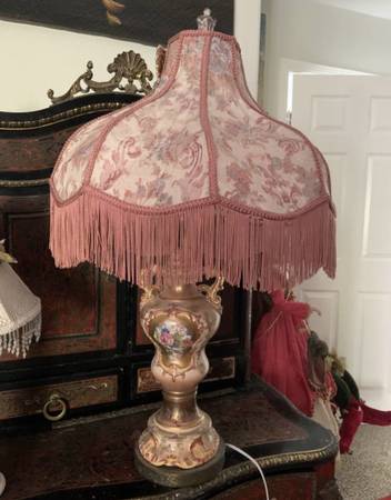 Victorian lamp 1
