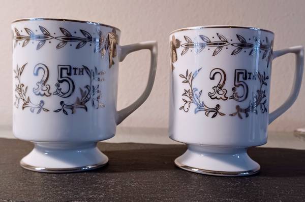 Vintage Lefton 25th Anniversary Footed Mugs 1