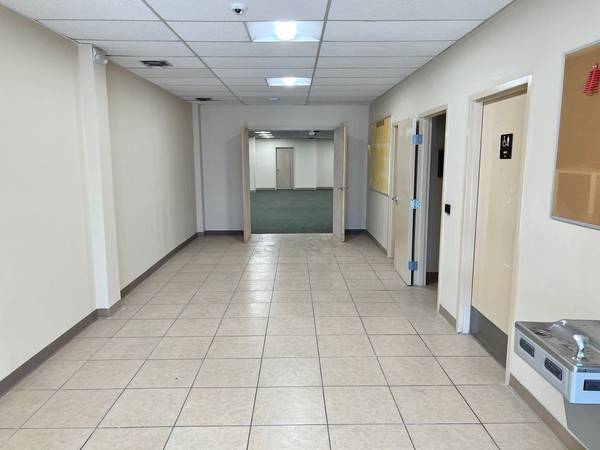 $295 / 22913ft2 - Northeast Office Space - Clovis Business Center (El Paso)63971415636483121