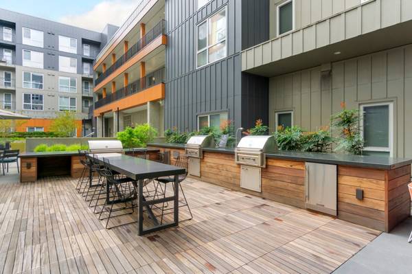 $1,920 / 1br - 645ft2 - 🌟 Rent Special! W/D in Unit + 1 Month FREE – Tour Today! (Redmond)64031307739779123