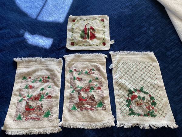 Small Christmas hand towels/dish cloth 1