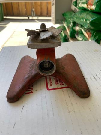 Metal Lawn Sprinkler 1