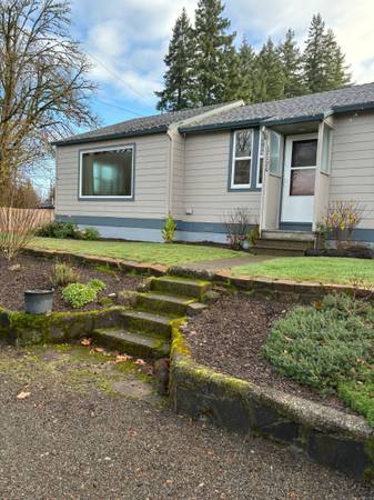 1 Bedroom Duplex plus Bonus Room 1